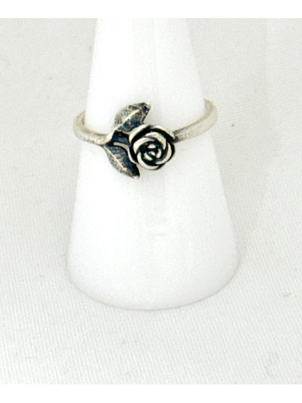 James Avery Classic Iconic Small Rose Ring Minimalistic Size 8 Signed